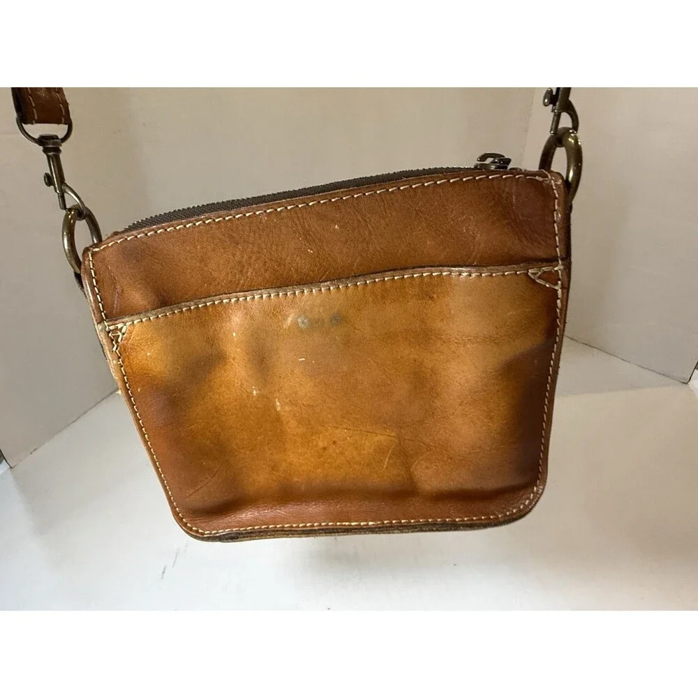 PATRICIA NASH #P53414 Crossbody with Whipstitched Detail In the Color Florence - Picture 13 of 16